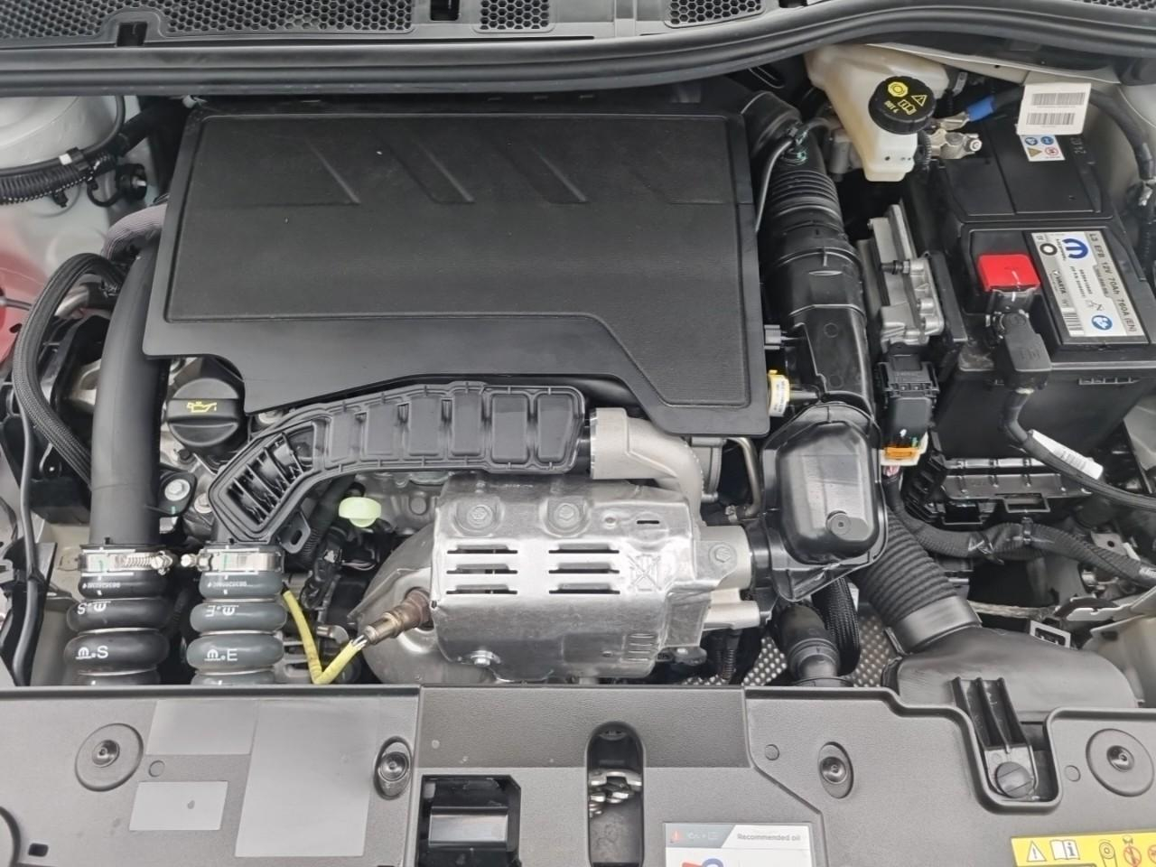 Peugeot 208 100 s&s bvm6 style — photo 15