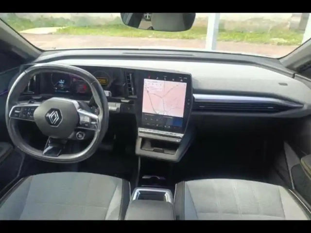 Renault Megane e-tech electric ev60 220ch techno optimum charge — photo 9