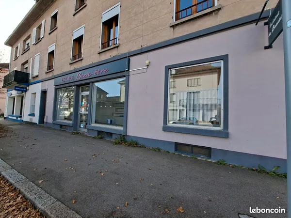 Local commercial avec Jardin Privatif