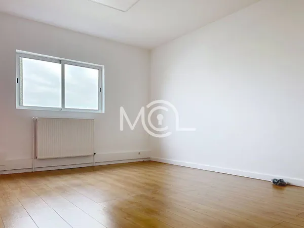 Bureaux 87 m²