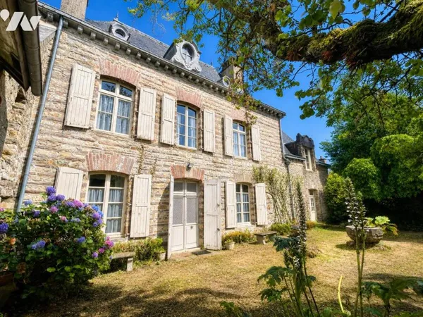 Maison 12 pièces 330 m²