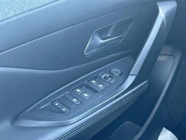 Peugeot 308 puretech 130ch s&amp;s eat8 allure pack — photo 20
