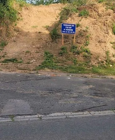 Terrain de 750 m2