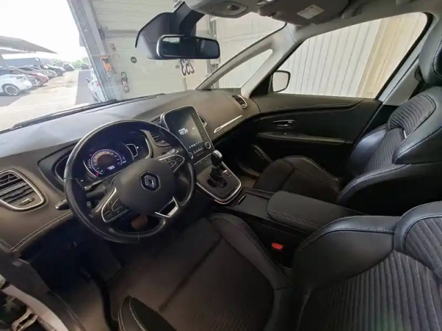 Renault Scenic blue dci 120 edc — photo 10
