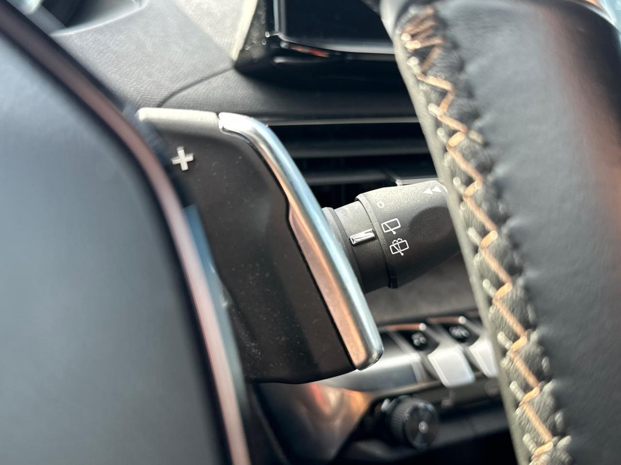 Peugeot 5008 puretech 130ch s&s eat8 gt — photo 18