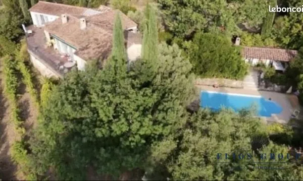 Maison 15 pièces 230 m²