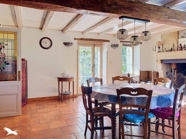 Maison 7 pièces 246 m²