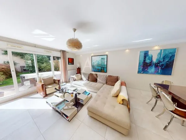 EXCLUSIVITÉ - L'ADRESSE DE PRESTIGE - MAISON FAMILIALE CONTEMPORAINE DE 161M² (200m² au sol) AVEC JA