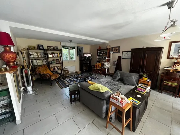 Maison 105m² avec extérieurs et garage à Mèze