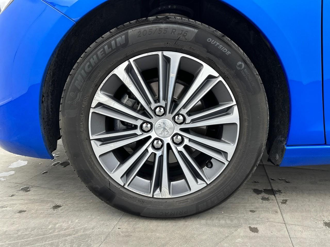 Peugeot 308 puretech 130ch s&s eat8 allure pack — photo 14