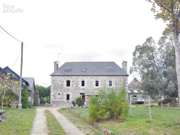 Maison 7 pièces 270 m²