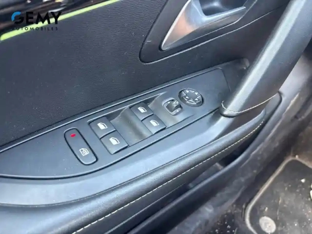 Peugeot 208 electrique 50 kwh 136ch — photo 12