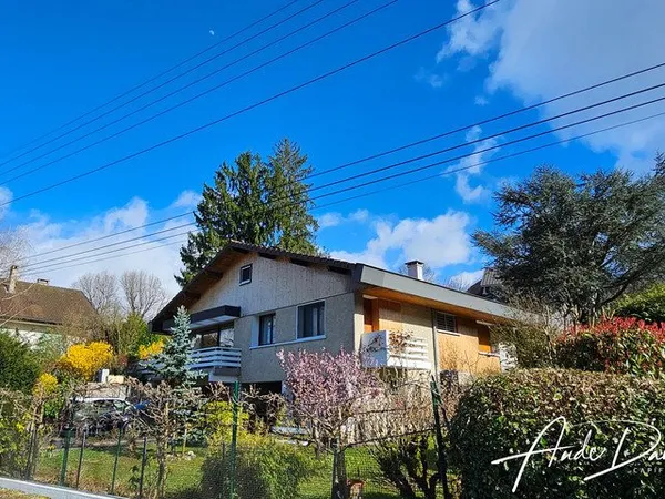 Saint-Jorioz - Villa rénovée 7 pièces - 4 chambres - Petite vue lac d'Annecy