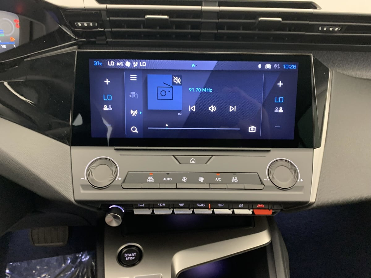 Peugeot 308 — photo 16