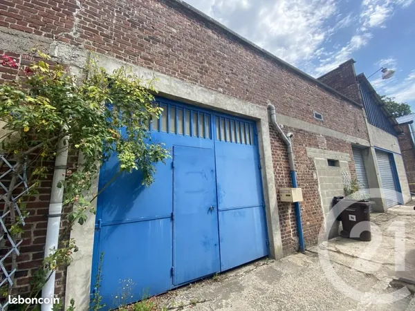 Parking 725 m² Saint Quentin