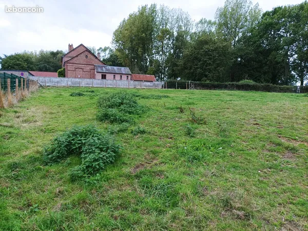 Terrain constructible en centre bourg (Franleu - 80210)