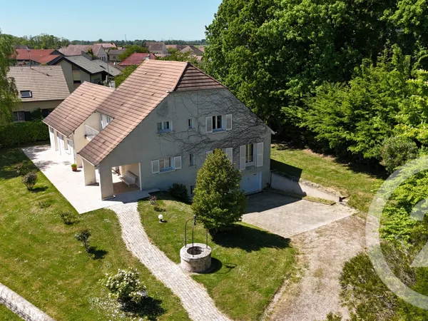 Maison 7 pièces 210 m²