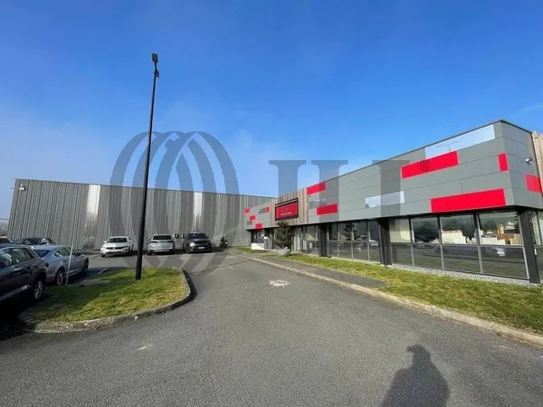 Local d'activité 1800 m²