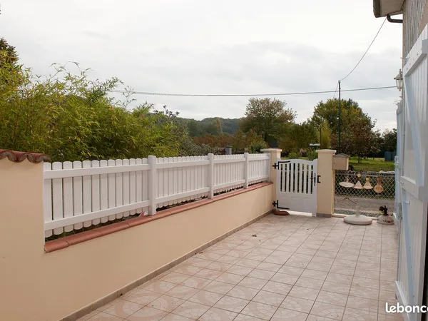 Loue appartement rez-de-chaussée