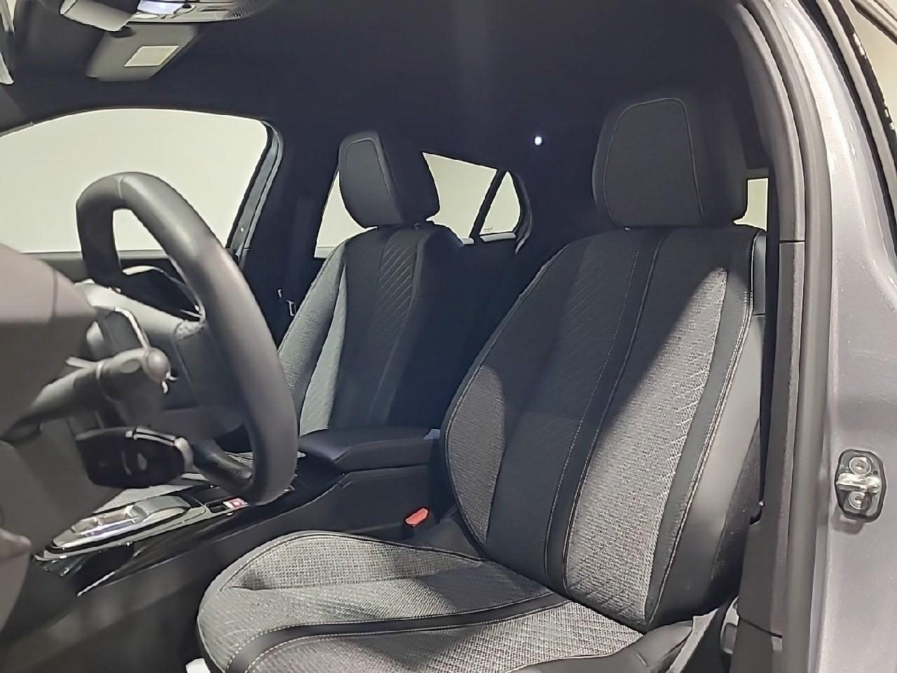 Peugeot 2008 hybrid 145 e-dcs6 allure — photo 10