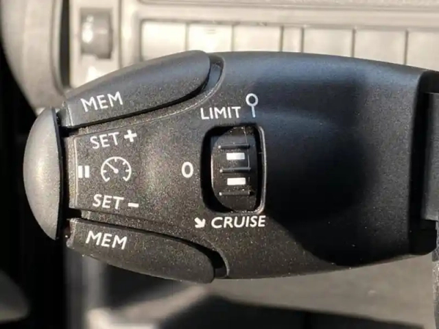 Peugeot 308 1.2 puretech 110ch s&amp;s style — photo 14