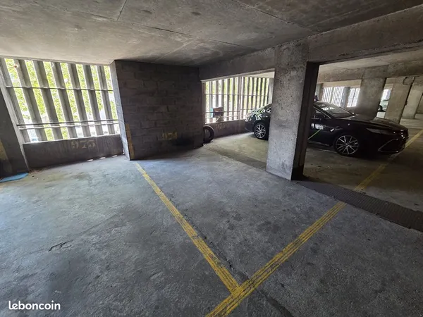 Parking/box Asnieres sur seine