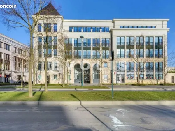 Bureaux 736 m²