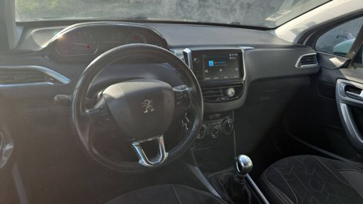 Peugeot 2008 1.2 PureTech 130 - Allure – 2018 – 76560 km – Essence – Boîte Manuelle — photo 24