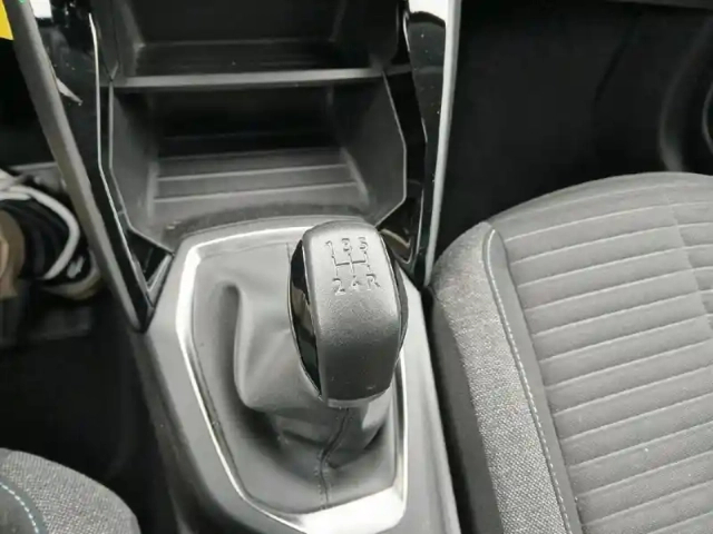 Peugeot 208 puretech 75 s&amp;s bvm5 style — photo 24