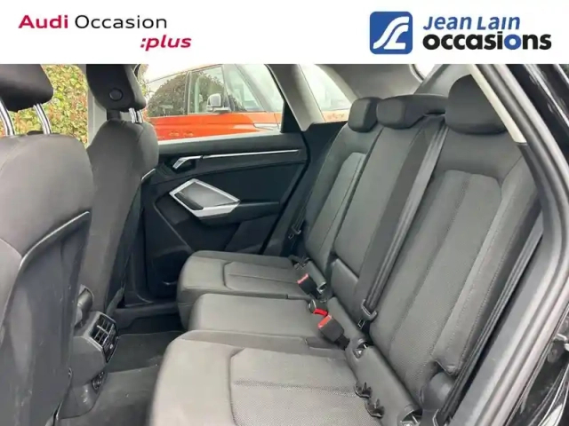 Audi Q3 35 tfsi 150 ch s tronic 7 — photo 17