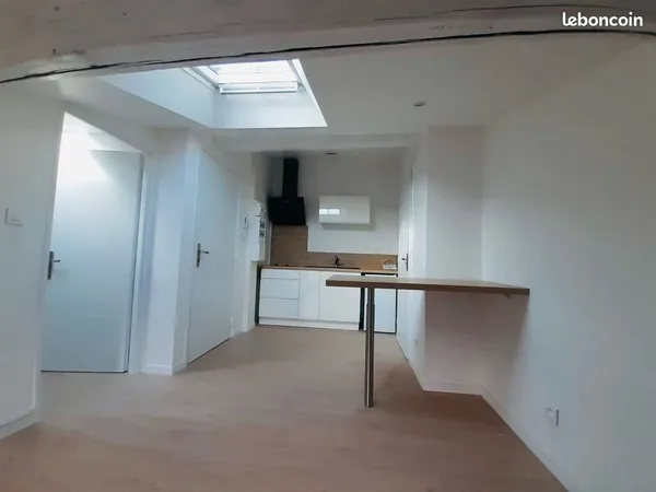 T2 de 15m² carrez et 27m² au sol au coeur de la Vieille Ville
