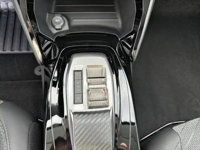 Peugeot 208 hybrid 110 e-dcs6 — photo 34