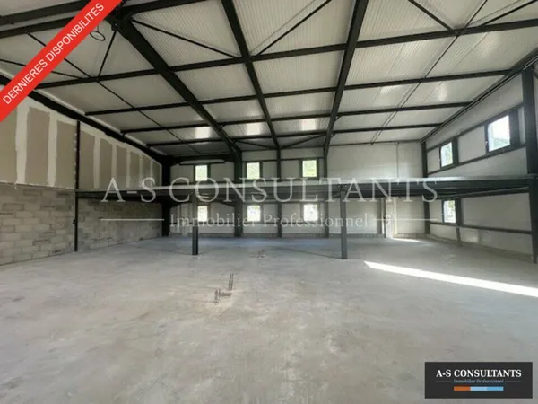ENTREPÔT/BUREAUX A LOUER