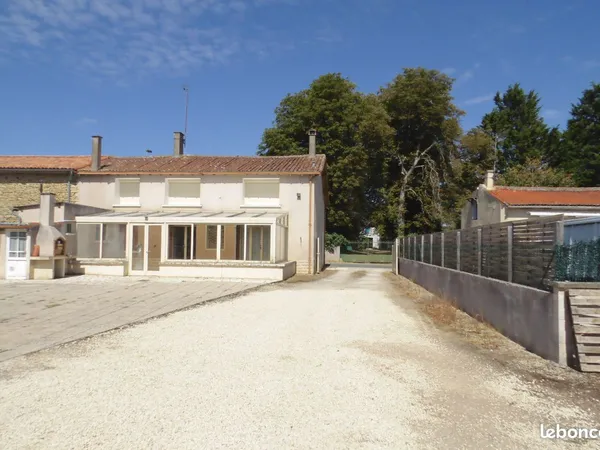 Loue maison a la campagne 86170 cherves
