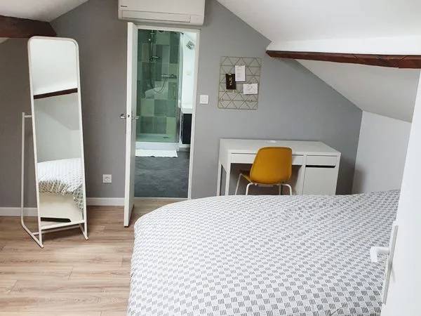 Colocation avec salles de bain individuelles