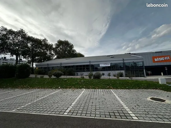 Local 356 m²