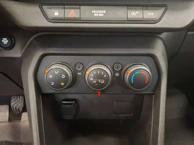 Dacia Sandero eco-g 100 — photo 27