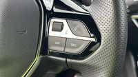 Peugeot 208 1.2 Hybrid 145ch GT e-DCS6 — photo 17