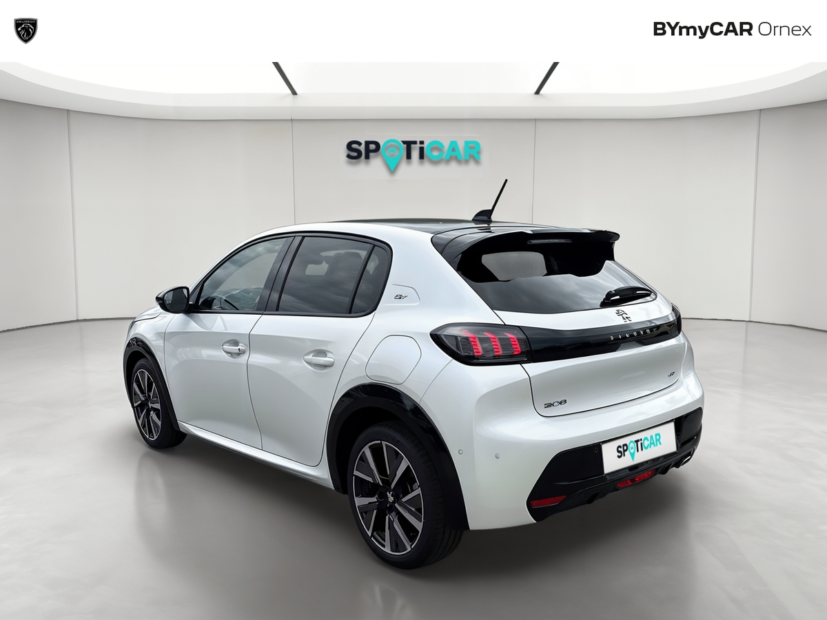 Peugeot 208 PureTech 100 S&amp;S EAT8 — photo 3