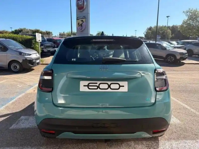 Fiat 600 e 156ch 54kwh icône — photo 8