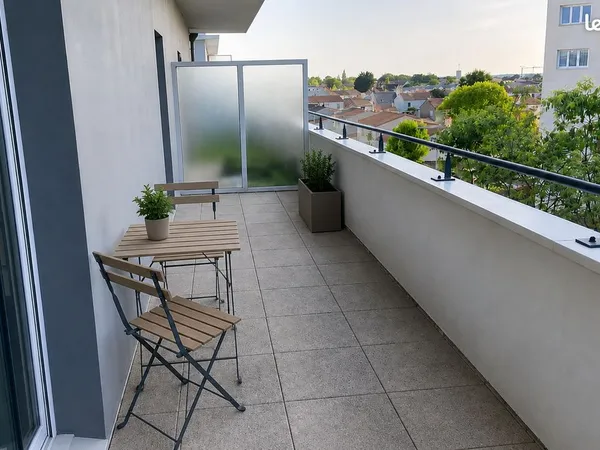 Appartement T2 rénové avec balcon, garage et sans vis-à-vis - 37 m²