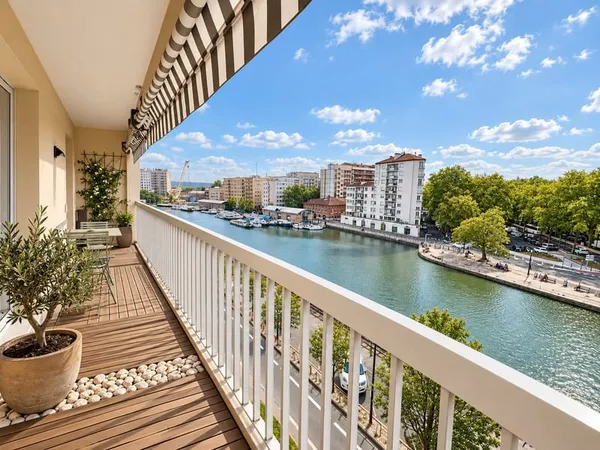Appartement T3 de 75m2 en dernier étage avec Balcon, parking