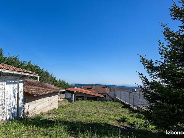 Studio 5 pièces 155 m²