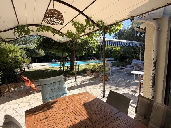 Maison 8 pièces 151 m²