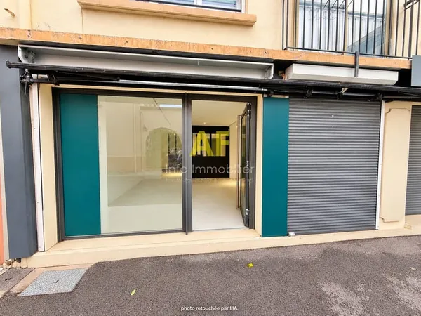 SAINT RAPHAEL CENTRE, VENTE MURS COMMERCIAUX 50m2