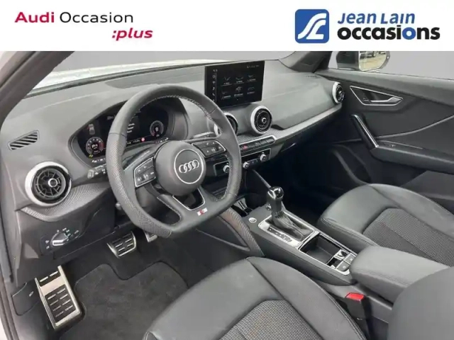 Audi Q2 35 tfsi 150 s tronic 7 — photo 11
