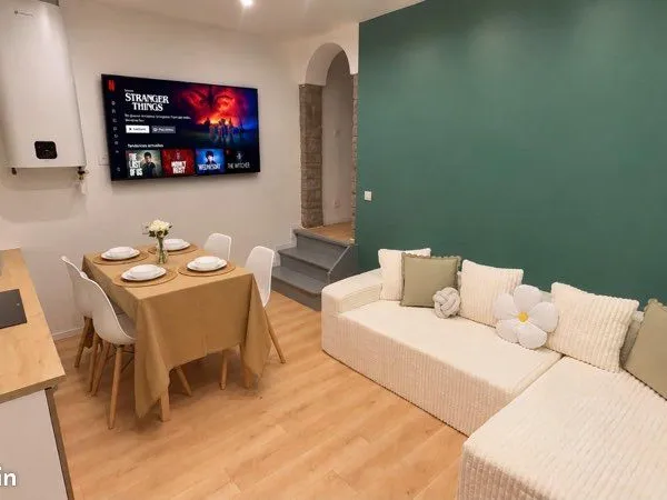 Chambre meublée