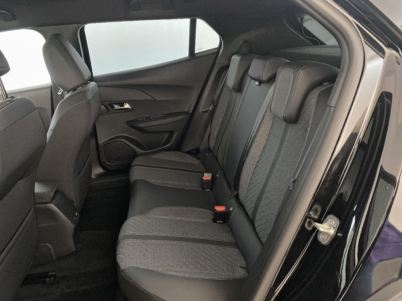 Peugeot 2008 hybrid 145 ch e-dcs6 allure — photo 10