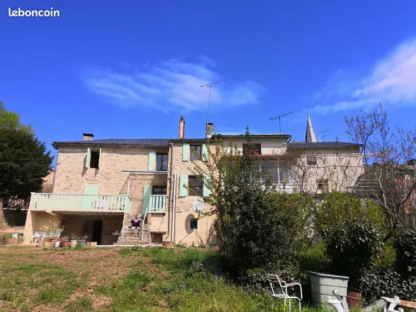 Maison en pierre avec panorama exceptionnel, grand terrain et 4 chambres - Pousthomy (12380)