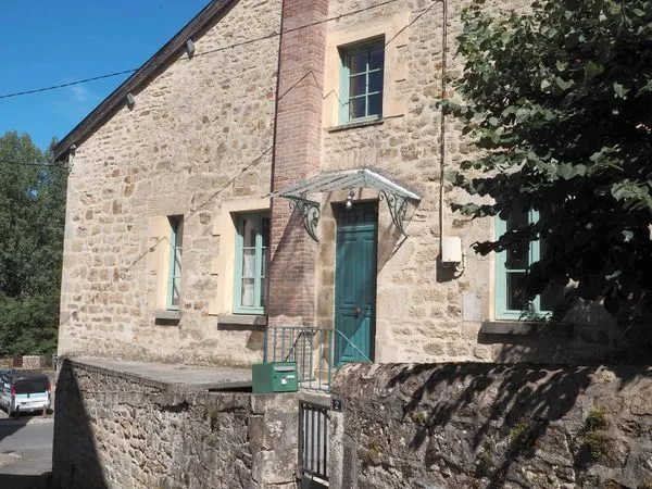 Maison - 5 chambres - jardin - proche école et services